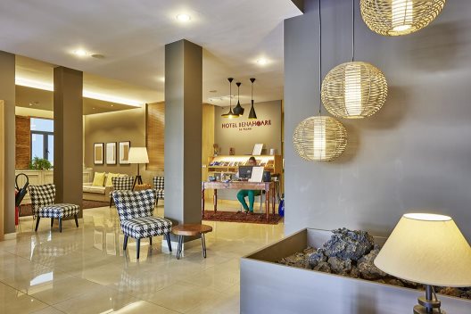 Hotel Trocadero Plaza