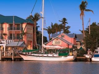 Hotel Tween Waters Inn