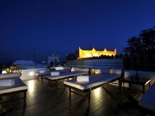 Hotel V