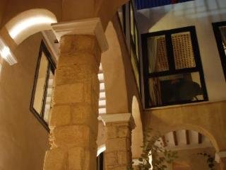Hotel V
