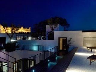 Hotel V