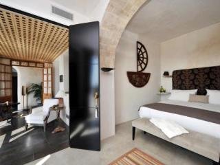 Hotel V