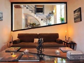 Hotel V