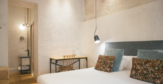 Hotel Veintiuno Emblematic
