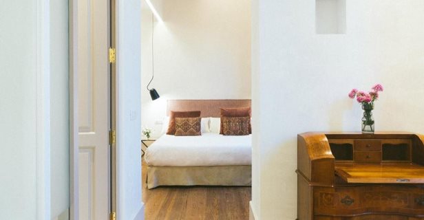 Hotel Veintiuno Emblematic