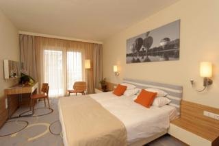 Hotel Velence Resort & Spa