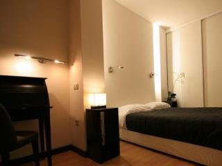 Hotel Versus