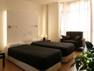 Hotel Versus