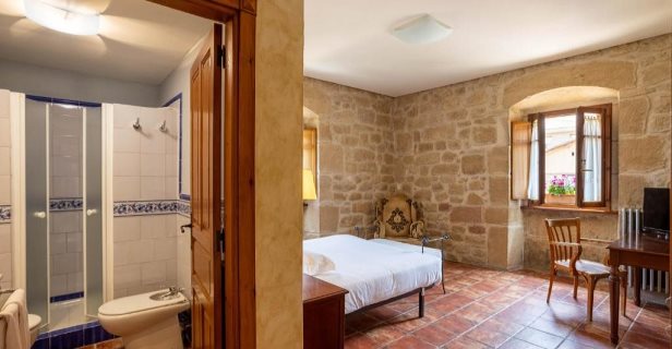 Hotel Villa De Abalos