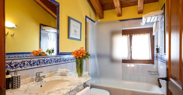 Hotel Villa De Abalos
