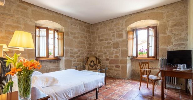 Hotel Villa De Abalos