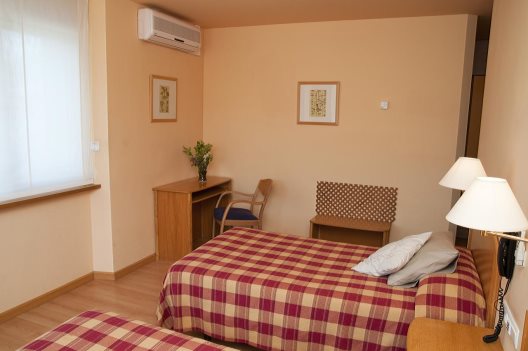 Hotel Villa De Ayerbe