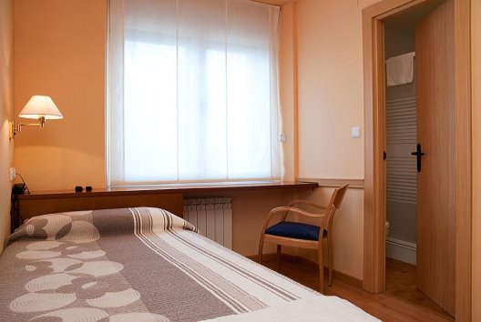 Hotel Villa De Ayerbe