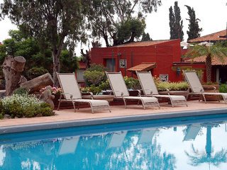 Hotel Villa San Jose & Suites