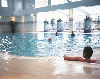 Hotel Village Leeds North & Leisure Club