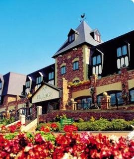 Hotel Village Wirral & Leisure Club