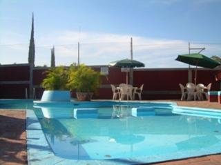 Hotel Villas Del Sol & Bungalows