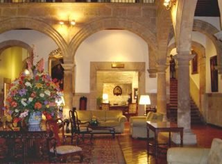 Hotel Virrey De Mendoza