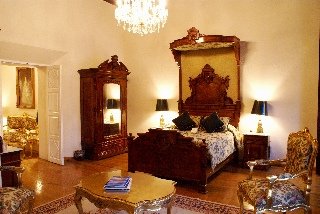 Hotel Virrey De Mendoza