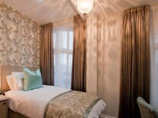 Hotel W12 Rooms