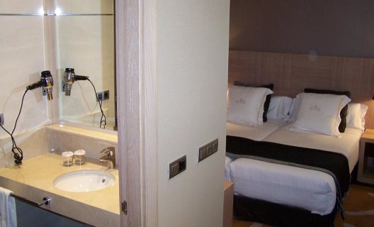 Hotel Washington Parquesol Suites