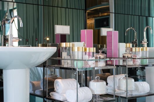 Hotel Wc By The Beautique