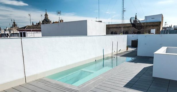 Hotel Welldone Quality Crystal Pool