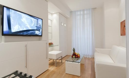 Hotel White