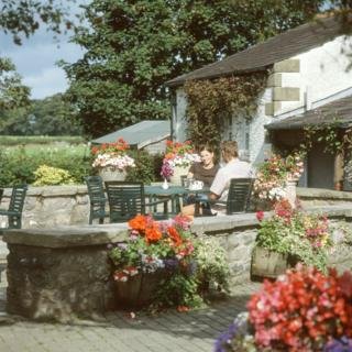 Hotel Whoop Hall