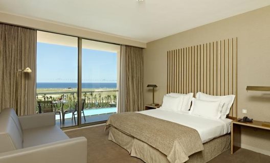 Hotel Wine And Books By The Sea Algarve Resort