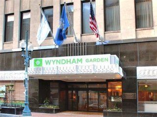 Hotel Wyndham Garden Baronne Plaza