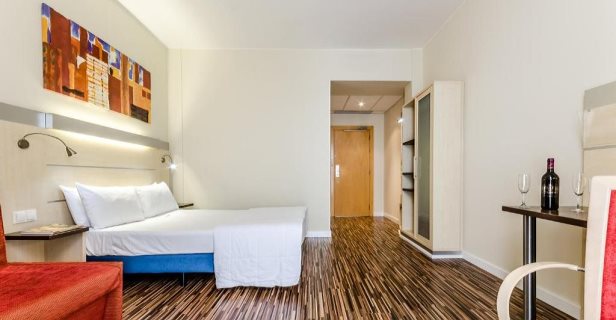 Hotel Yit Ciudad De Zaragoza