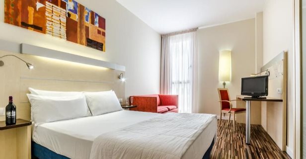 Hotel Yit Ciudad De Zaragoza