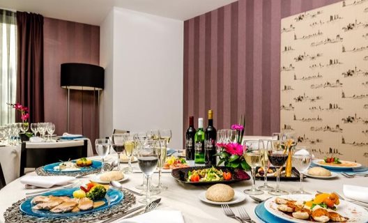 Hotel Yit Via Sevilla Mairena