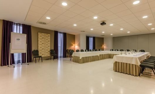 Hotel Yit Via Sevilla Mairena