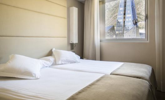 Hotel Yomo Mola Park