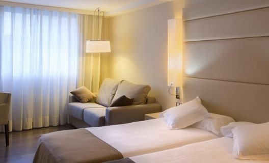 Hotel Yomo Mola Park