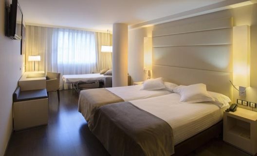 Hotel Yomo Mola Park