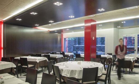 Hotel Yomo Mola Park