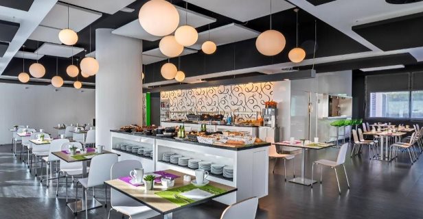 Hotel Zentral Castellana Norte