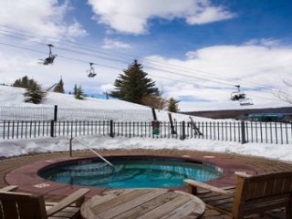Hotel Zephyr Mountain Lodge