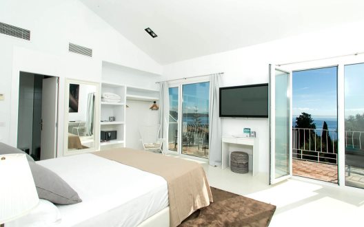 Hotel Zhero-hostal Deluxe