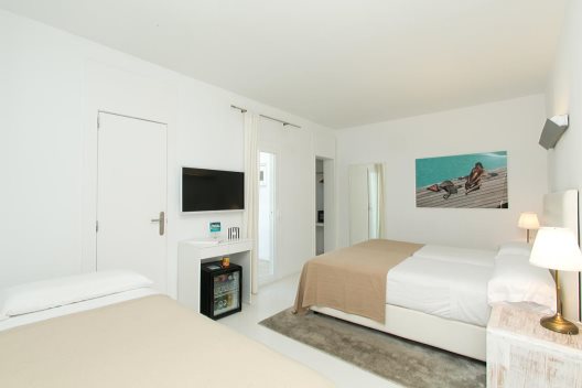 Hotel Zhero-hostal Deluxe