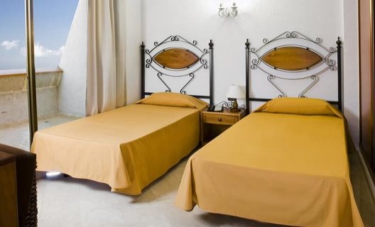 Las Piramides Resort