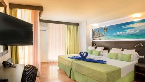 Magic Tropical Splash Water Park Spa Caribbean Resort