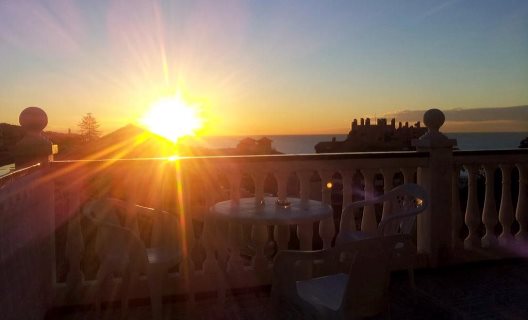 Malaga Beach And Center Backpackers