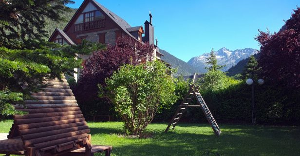 Parador De Artíes