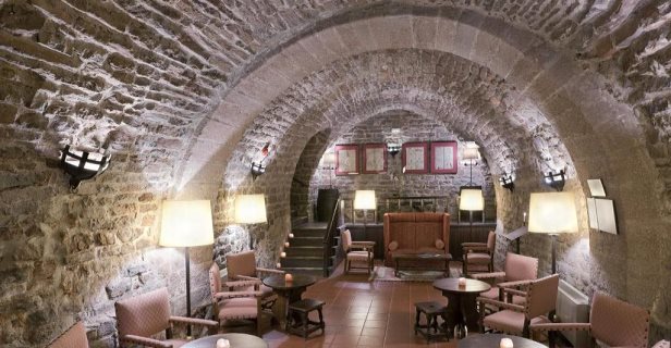 Parador De Cardona