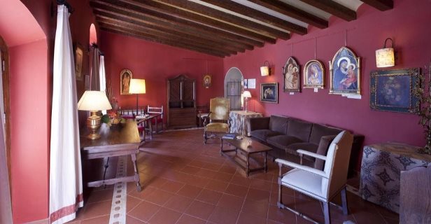 Parador De Cardona