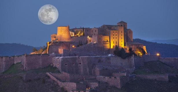 Parador De Cardona